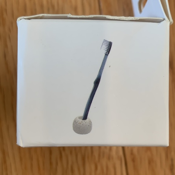 New Toothbrush Stands and Oval Tray - Picture 4 of 6